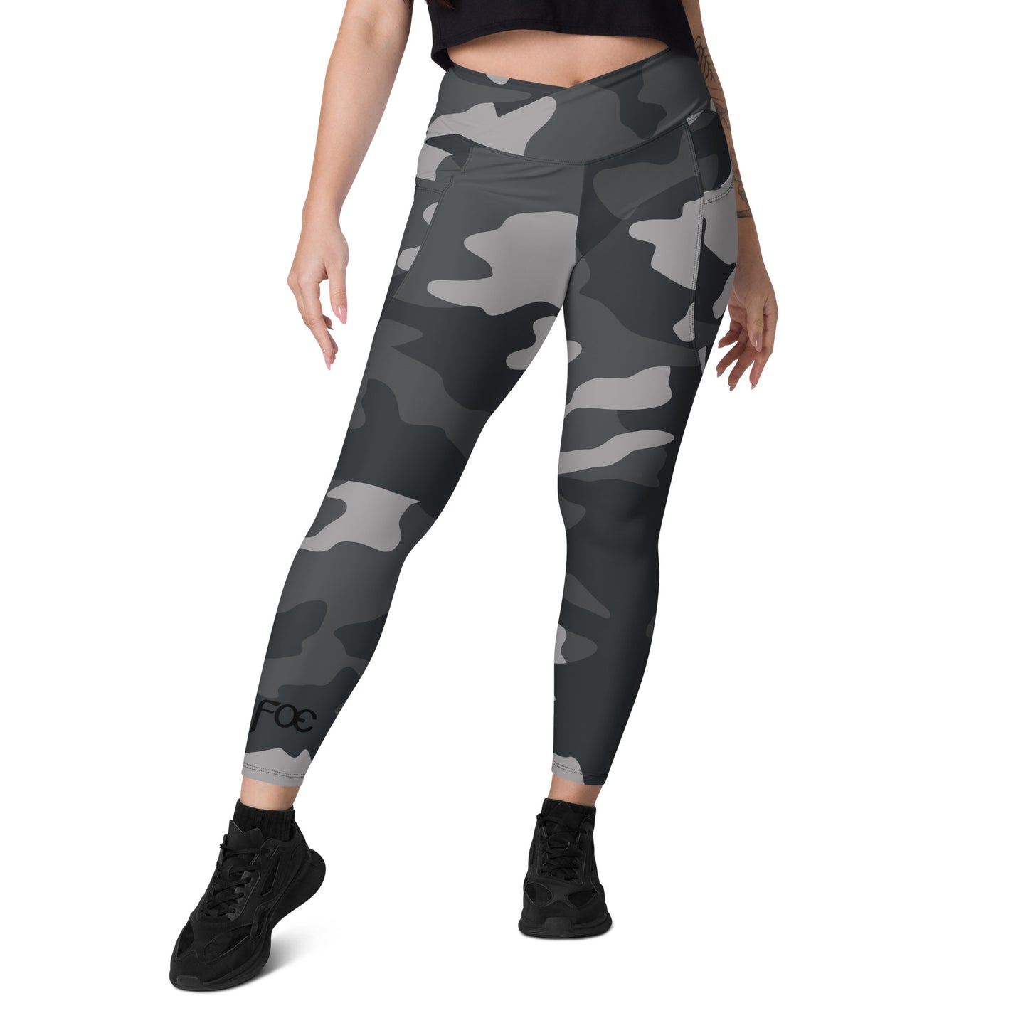 Crossover leggings with pockets